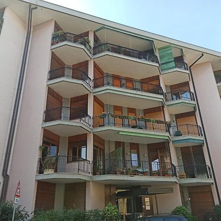 Blue Wave Apartment Arona - Lago Maggiore 外观 照片